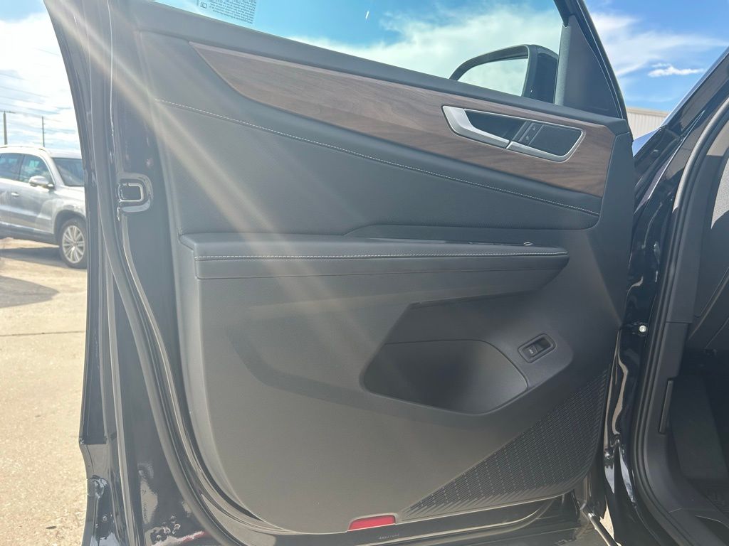 2026 Volkswagen Atlas SE Technology photo 42