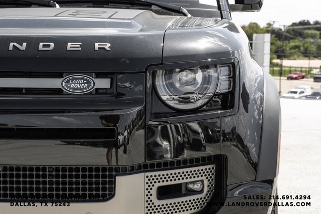 2025 Land Rover Defender 110 X-Dynamic SE photo 41