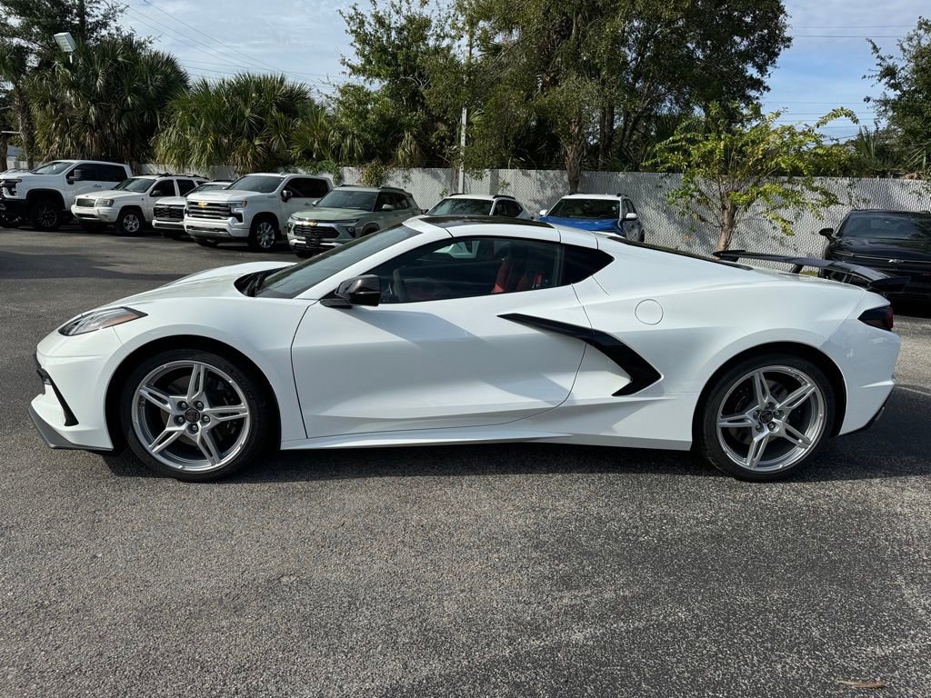 2025 Chevrolet Corvette Stingray 2LT photo 3