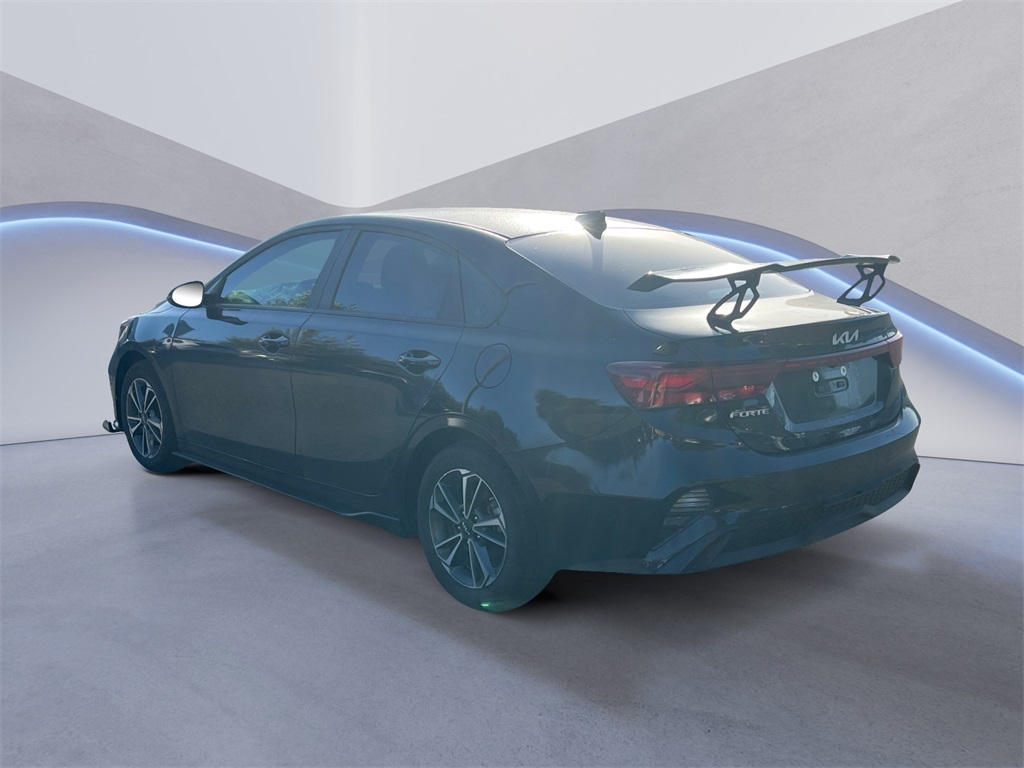 2024 Kia Forte LXS photo 3