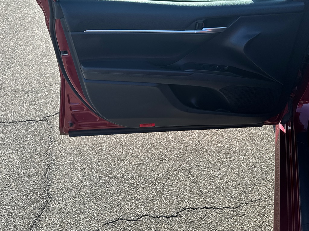 2021 Toyota Camry LE photo 9
