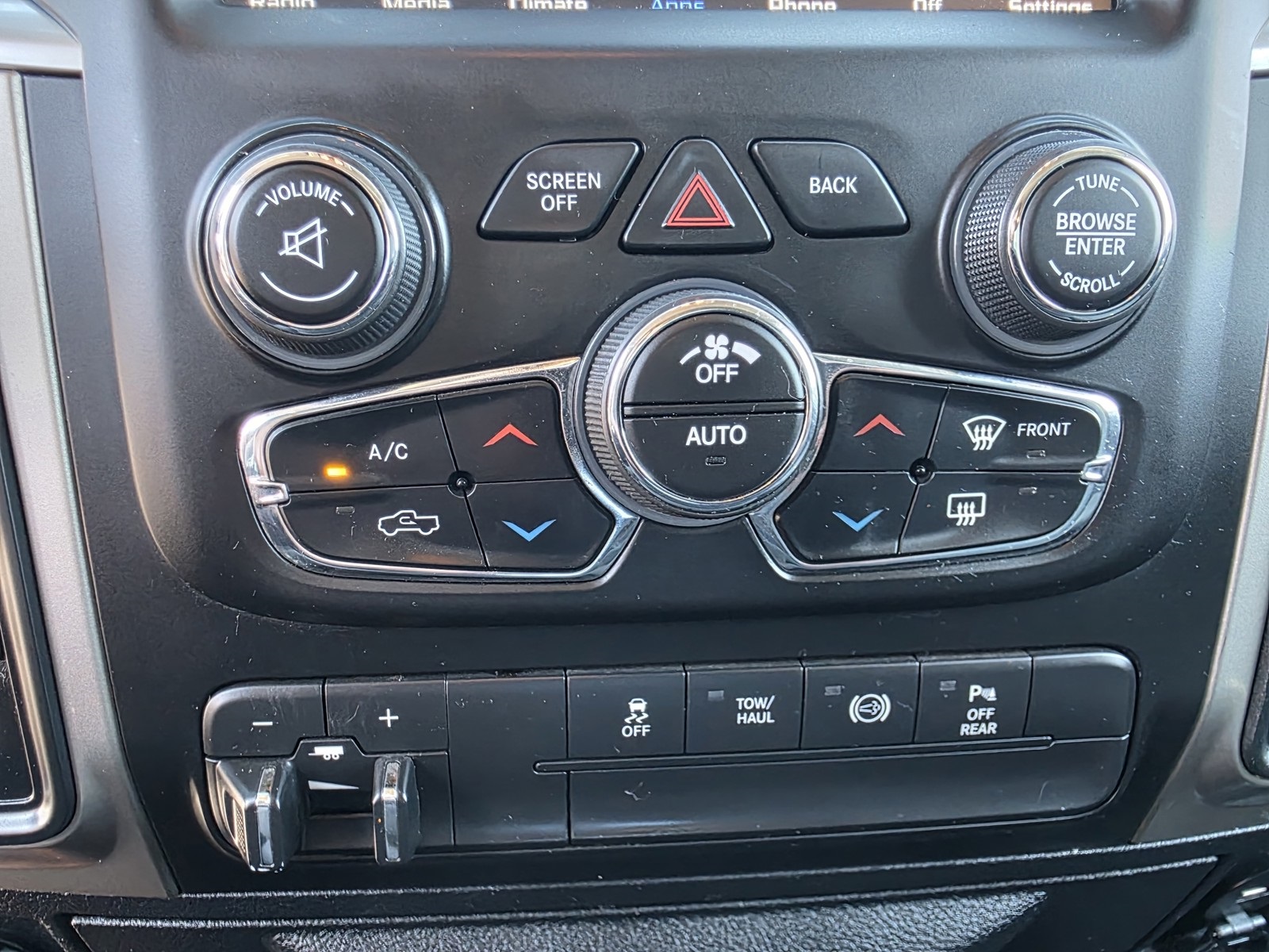 2018 Ram 2500 SLT photo 30