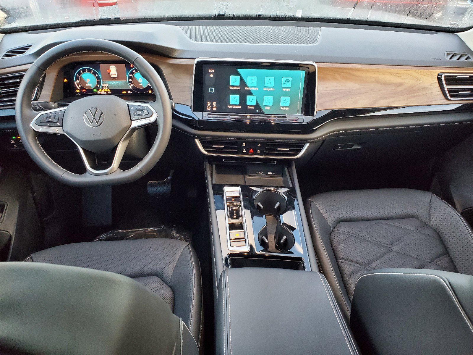 2025 Volkswagen Atlas SE Technology photo 4