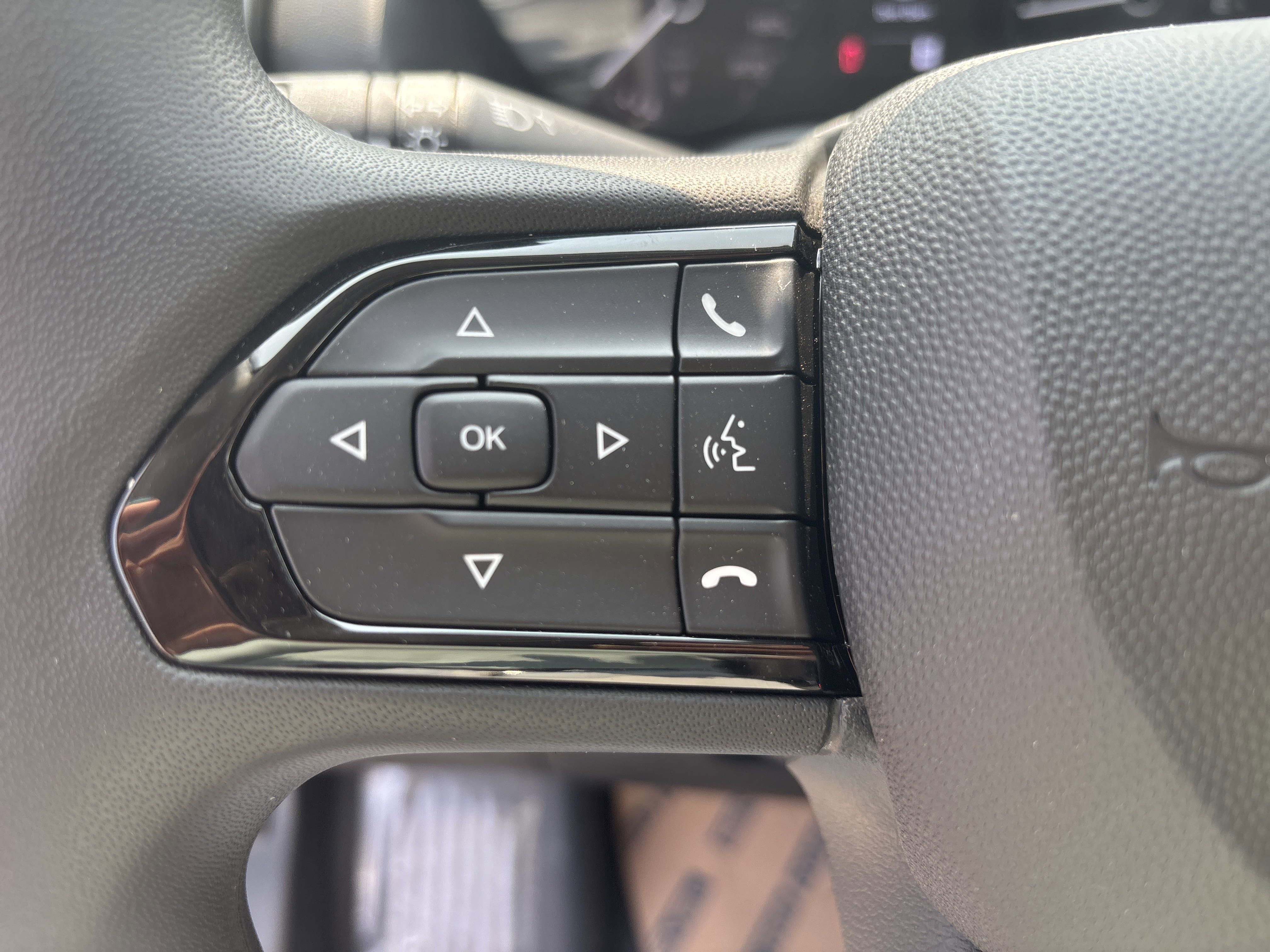 New 2025 Bright White Ram Tradesman image 16