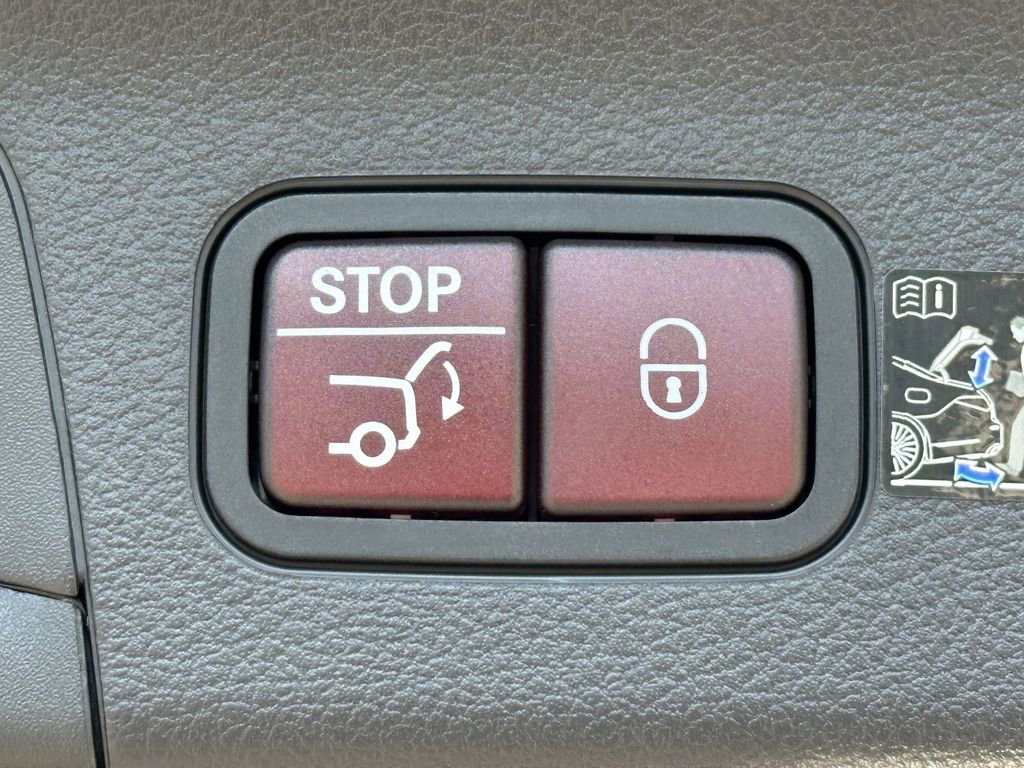 2025 Mercedes Benz GLS 450 4MATIC photo 20