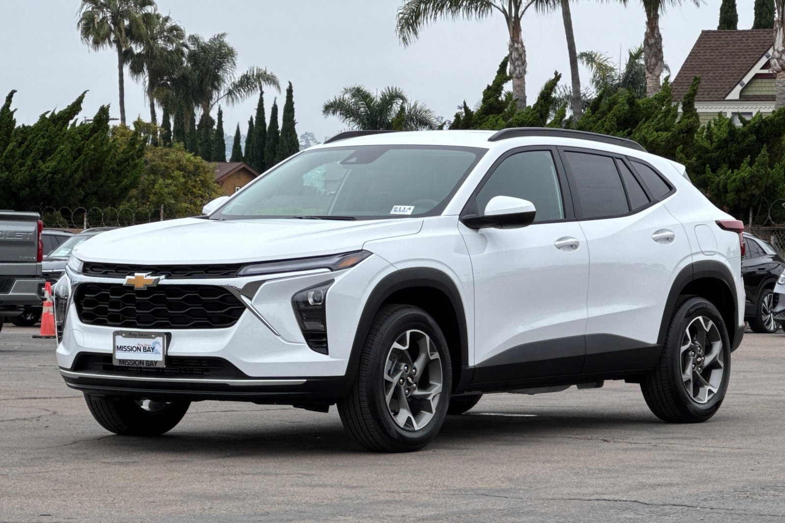 2025 Chevrolet Trax LT photo 4
