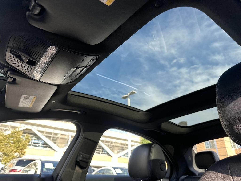 2019 Mercedes Benz C 300 photo 38