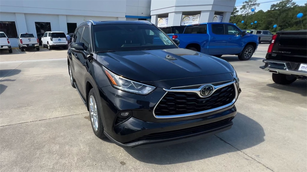 2021 Toyota Highlander Limited photo 3
