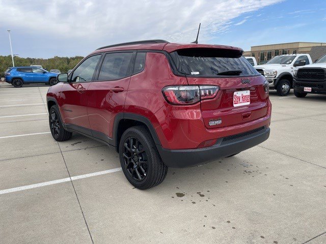 2026 Jeep Compass Latitude Altitude photo 3