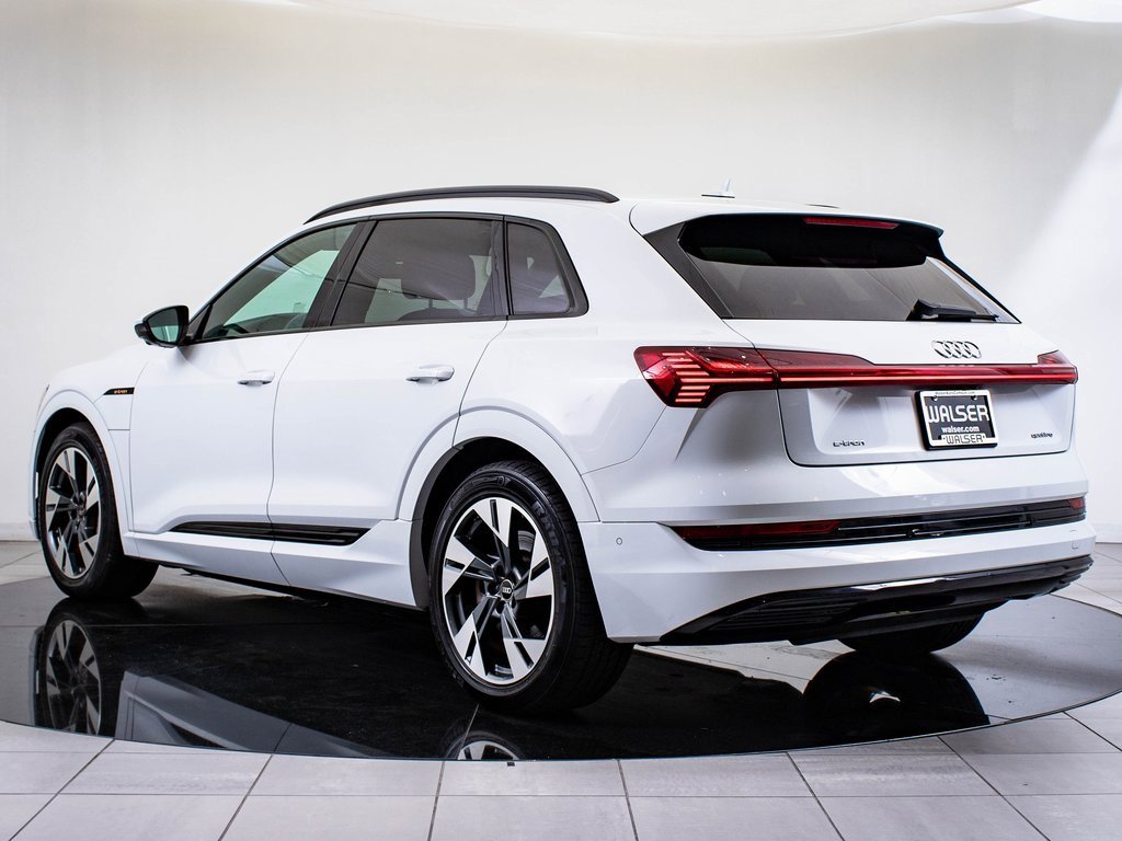 2022 Audi e-tron Premium photo 6