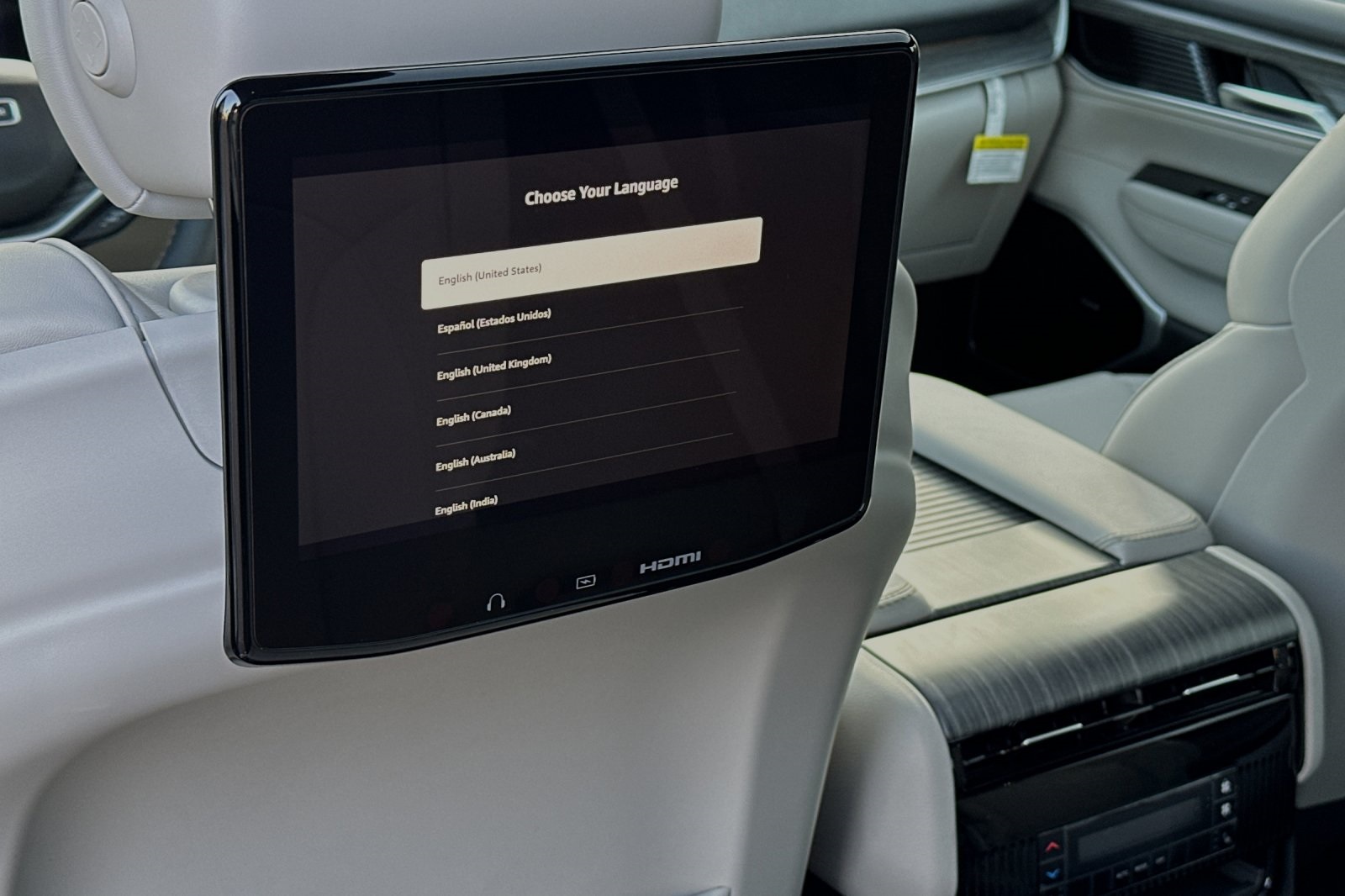 2024 Jeep Wagoneer L Series III photo 14
