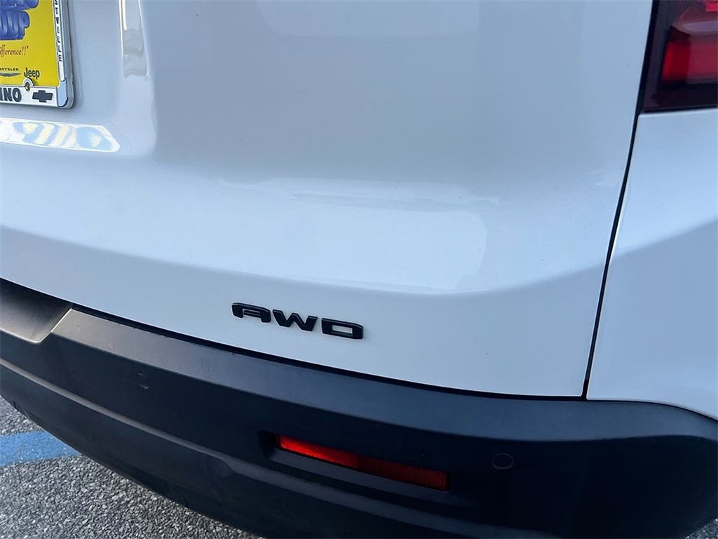 2022 Gmc Acadia SLE photo 2