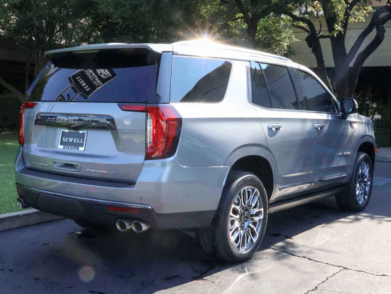2023 Gmc Yukon Denali Ultimate photo 3