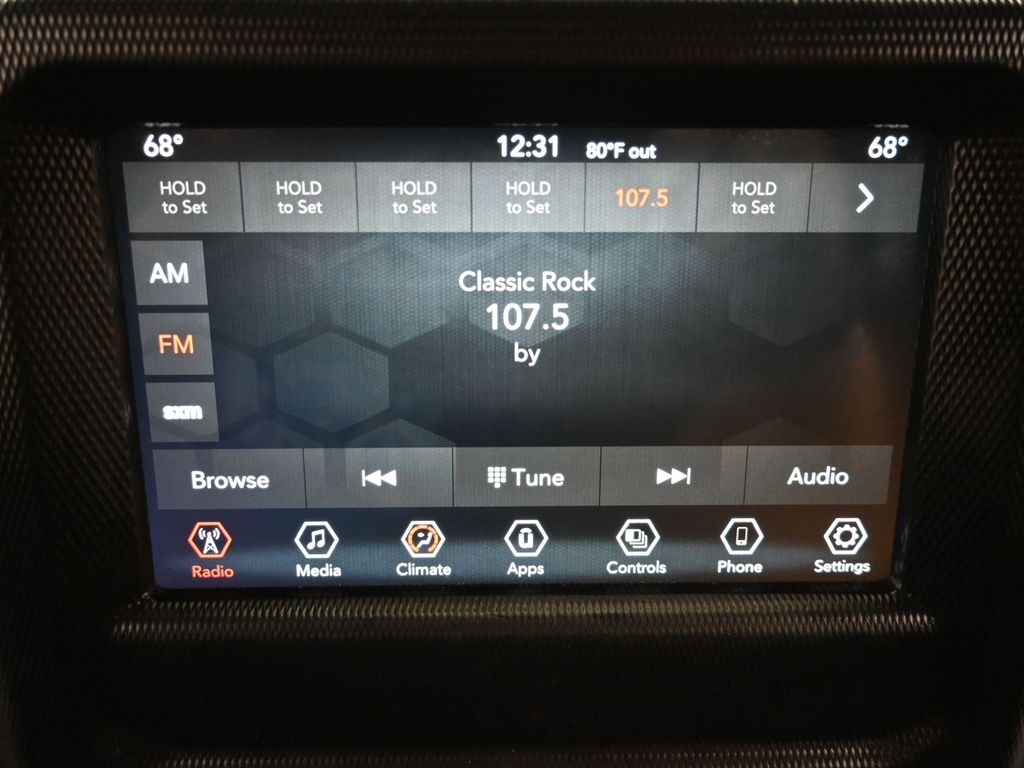 2021 Jeep Wrangler Unlimited Sahara photo 14