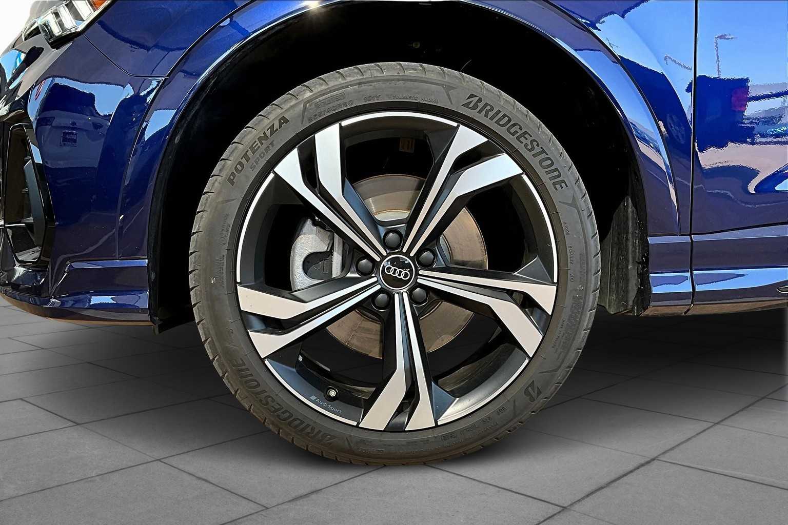 2023 Audi Q3 S line Premium Plus photo 8