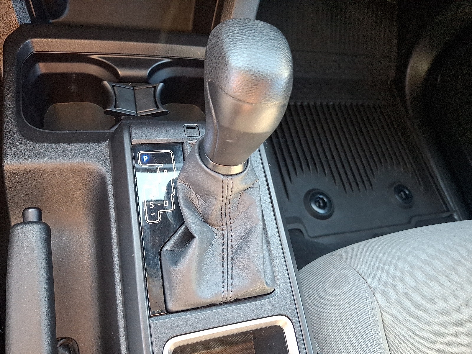 2022 Toyota Tacoma SR photo 15