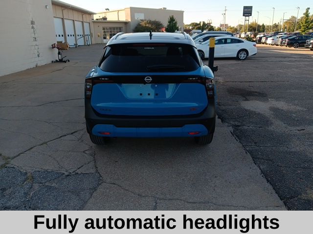 2026 Nissan Kicks SR photo 3