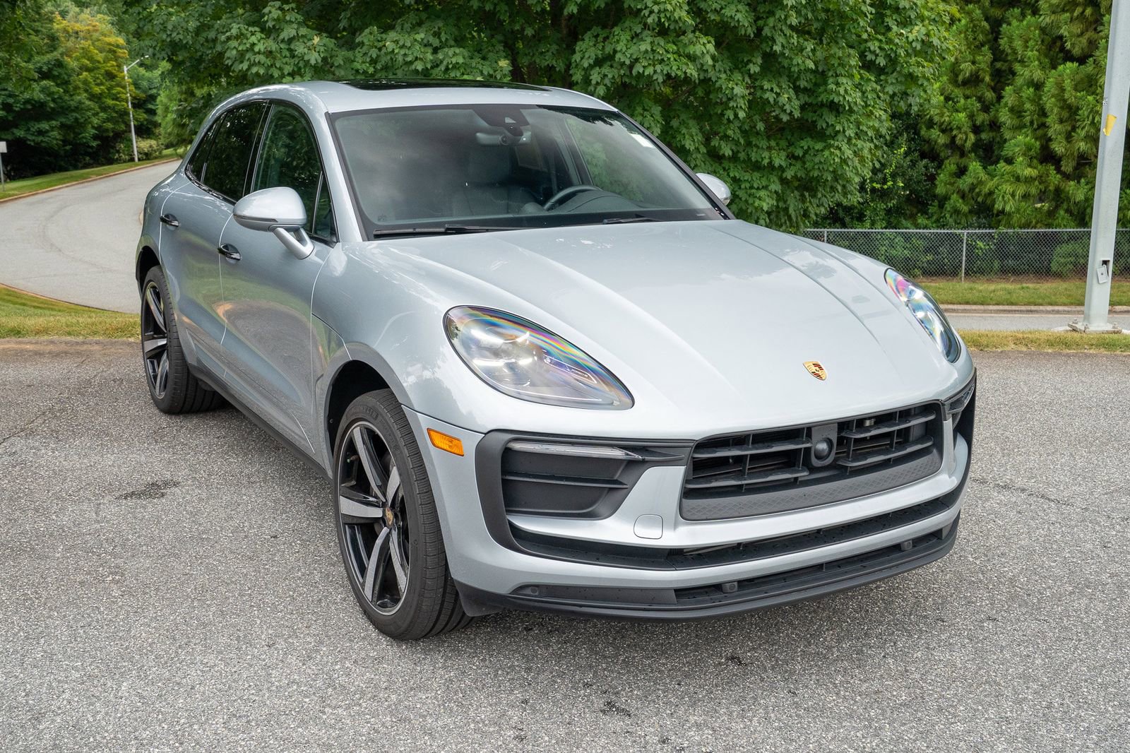 2024 Porsche Macan Base photo 7