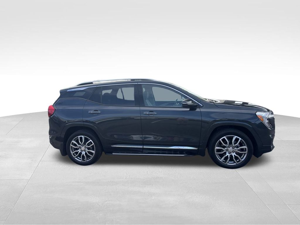 2022 Gmc Terrain Denali photo 2