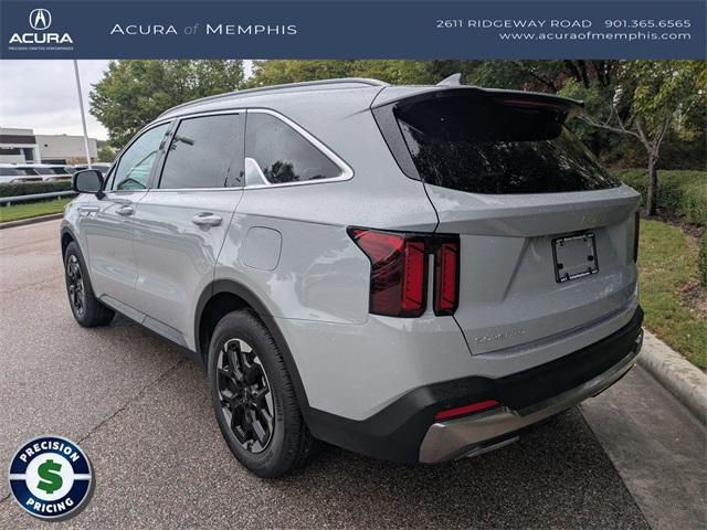 2025 Kia Sorento S photo 3