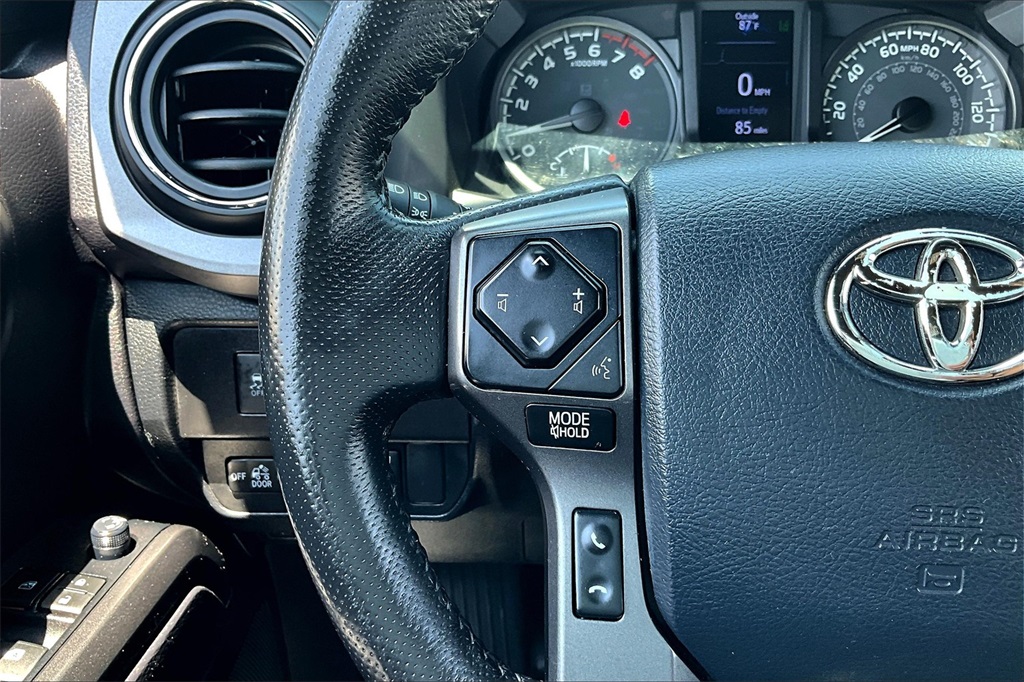 2020 Toyota Tacoma TRD Sport photo 19