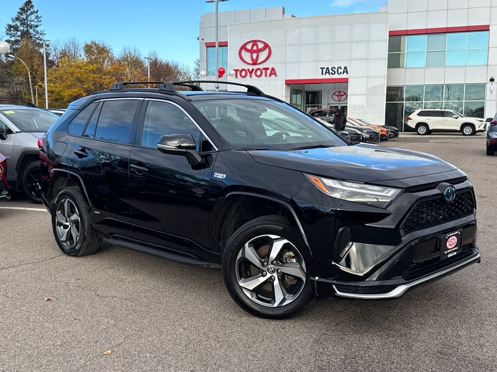 2023 Toyota RAV4 SE's photo