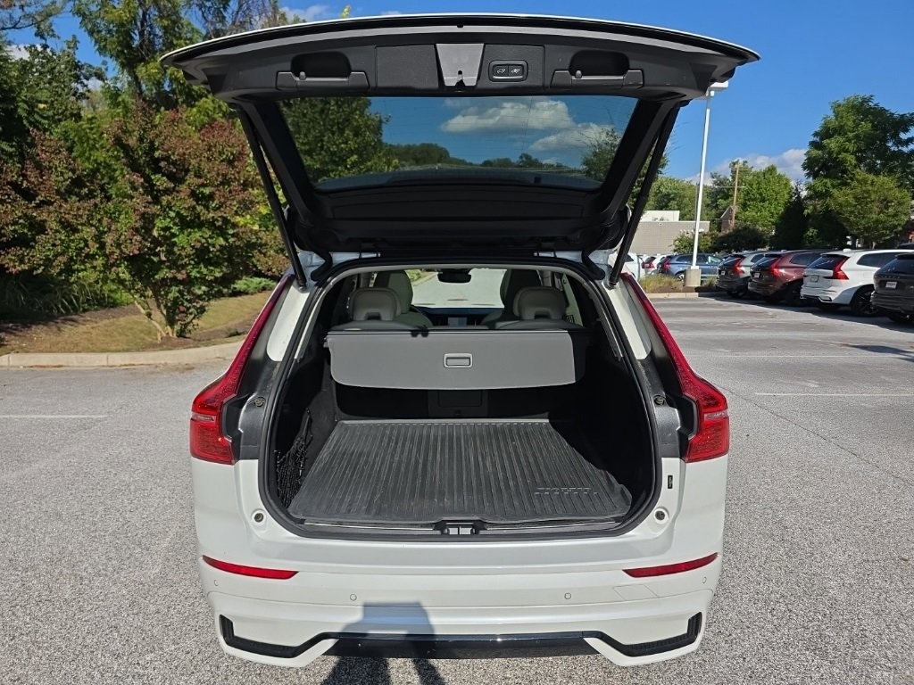 2023 Volvo XC60 B5 Ultimate photo 19