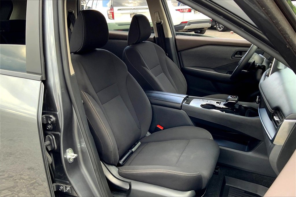 2023 Nissan Rogue S photo 7