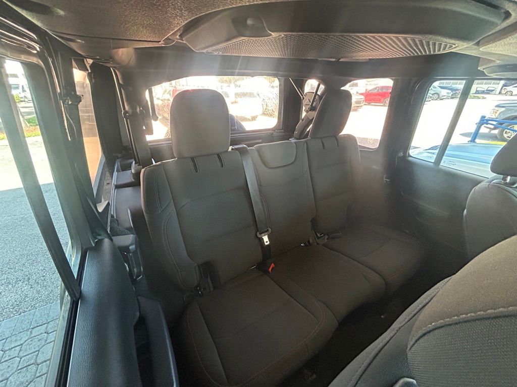 2022 Jeep Wrangler Unlimited Rubicon photo 26