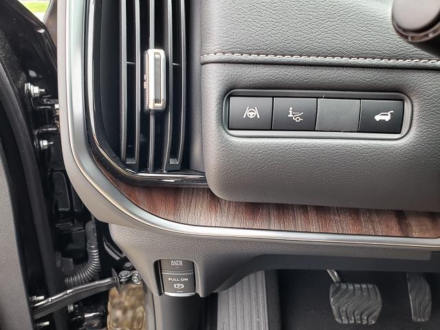 2025 Nissan Armada Platinum photo 11