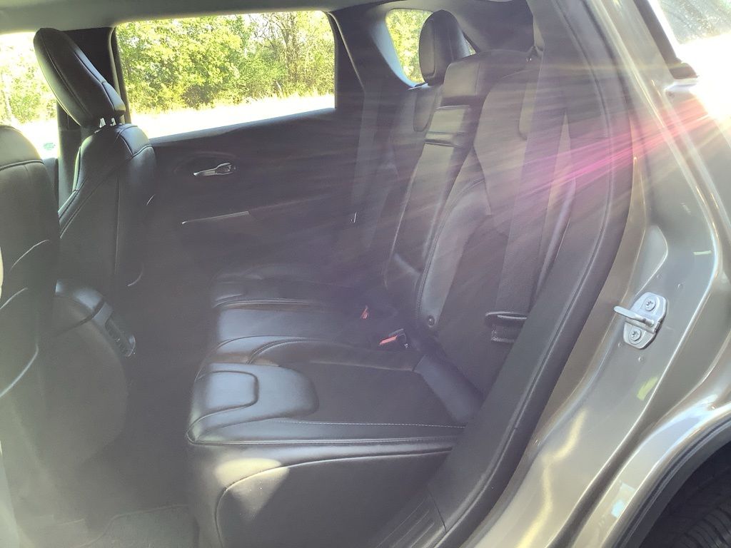 2019 Jeep Cherokee Latitude photo 25