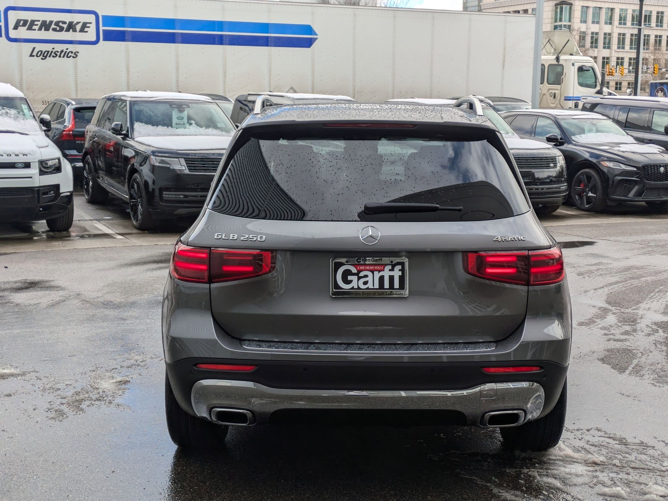 2025 Mercedes Benz GLB 250 4MATIC photo 4