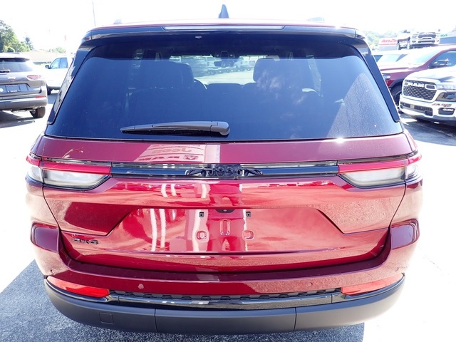2025 Jeep Grand Cherokee Altitude X photo 4