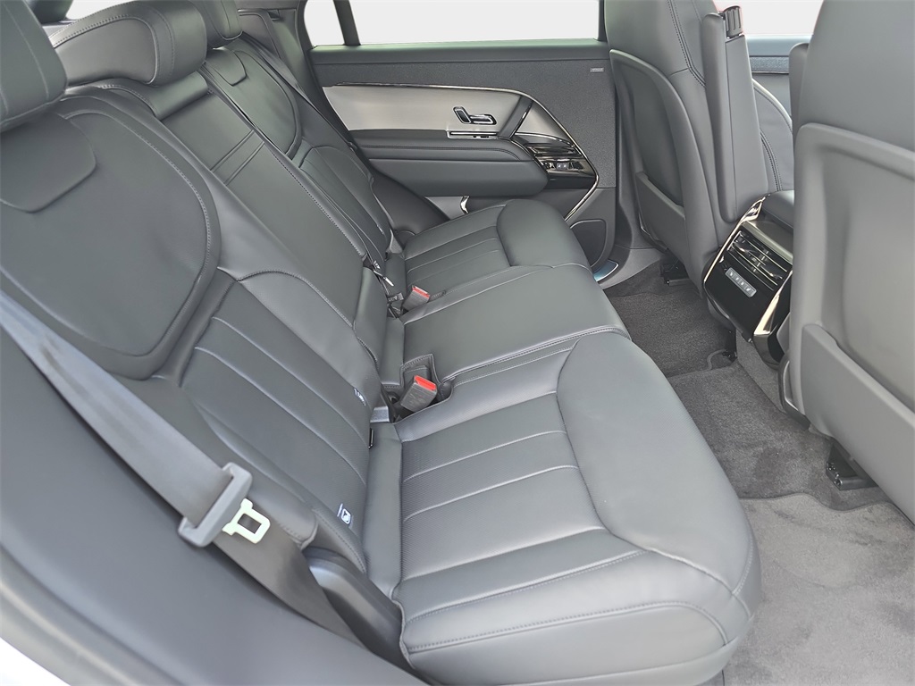 2025 Land Rover Range Rover Sport SE photo 11