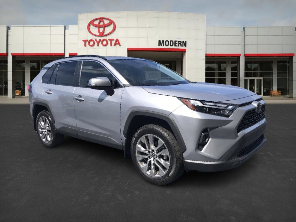 2023 Toyota RAV4 XLE Premium photo 6
