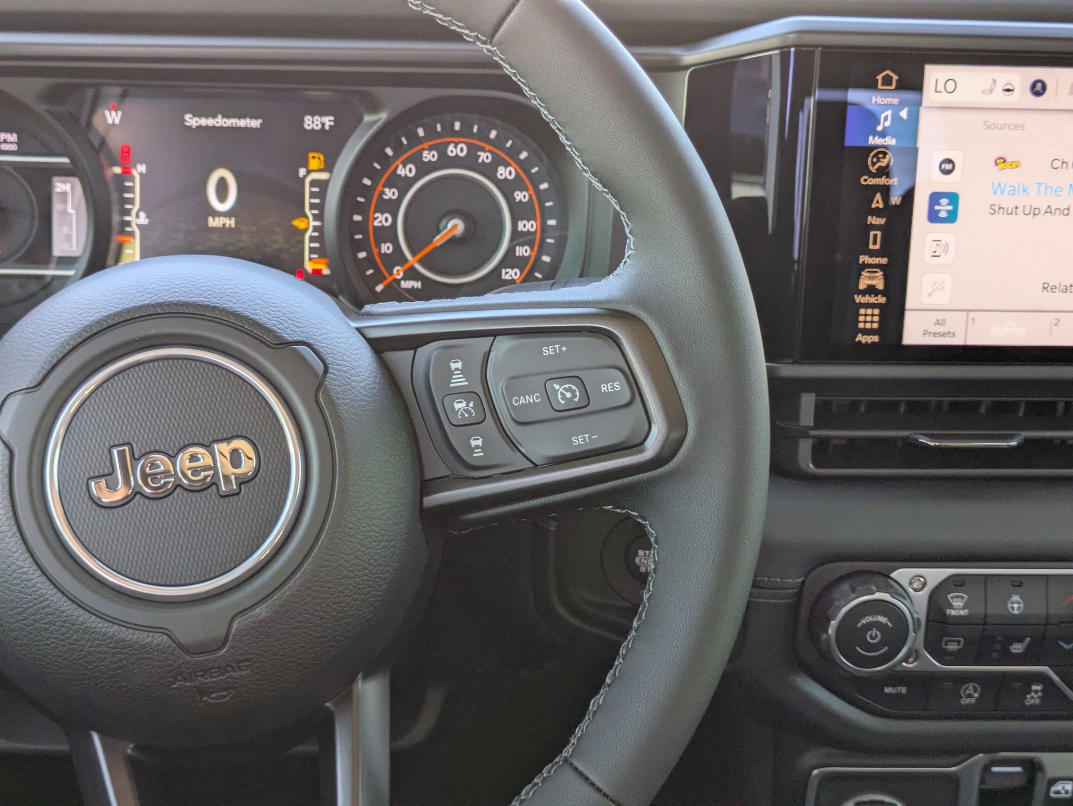 2025 Jeep Gladiator Sport photo 19