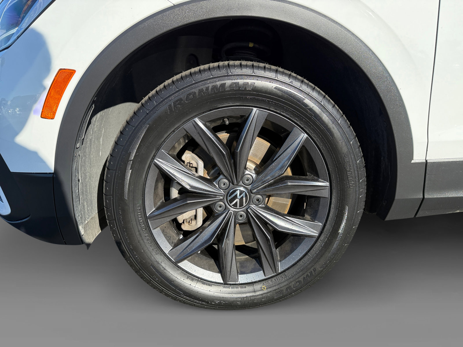 2022 Volkswagen Tiguan SE photo 9