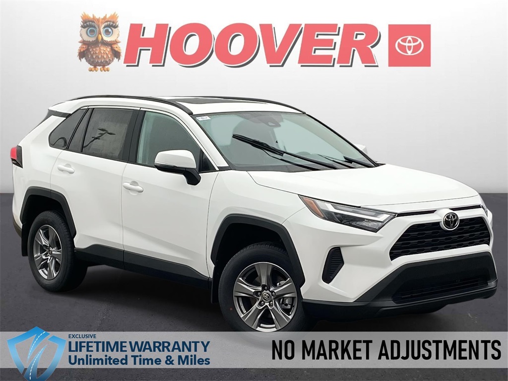 2025 Toyota RAV4 XLE's photo
