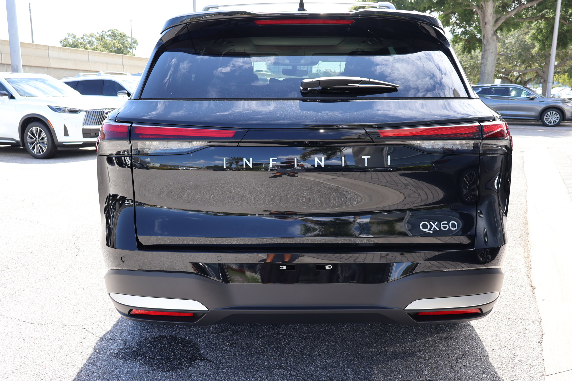 2026 Infiniti QX60 Luxe photo 4