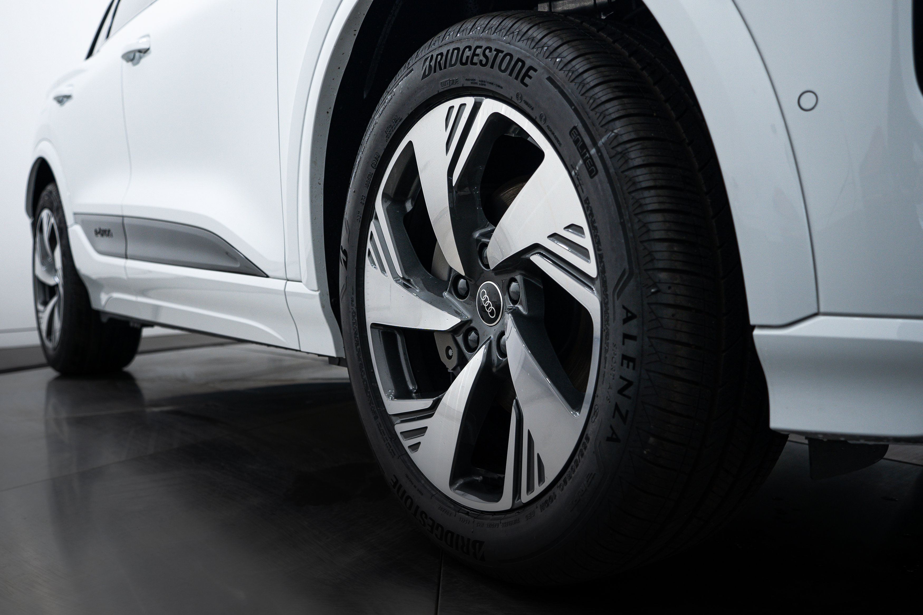 2025 Audi Q6 E-tron Premium Plus photo 17