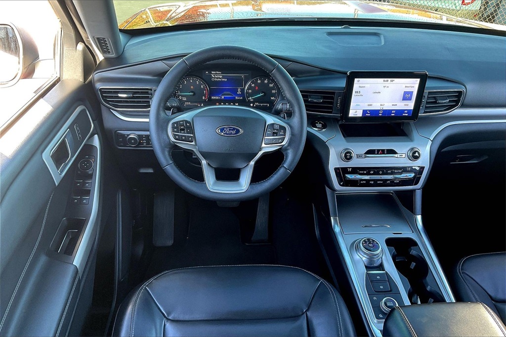 2021 Ford Explorer XLT photo 4