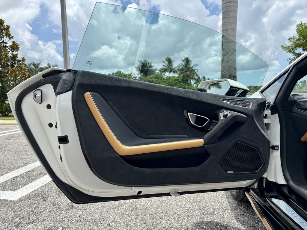 2024 Lamborghini Huracan Sterrato Base photo 18