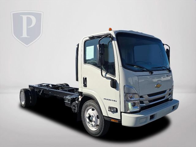 2025 Chevrolet Silverado 4500HD photo 2