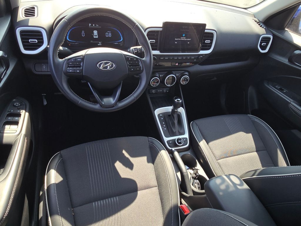 2024 Hyundai Venue Limited photo 14