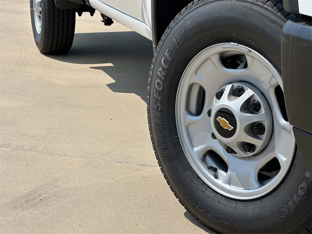2024 Chevrolet Silverado 2500HD photo 3