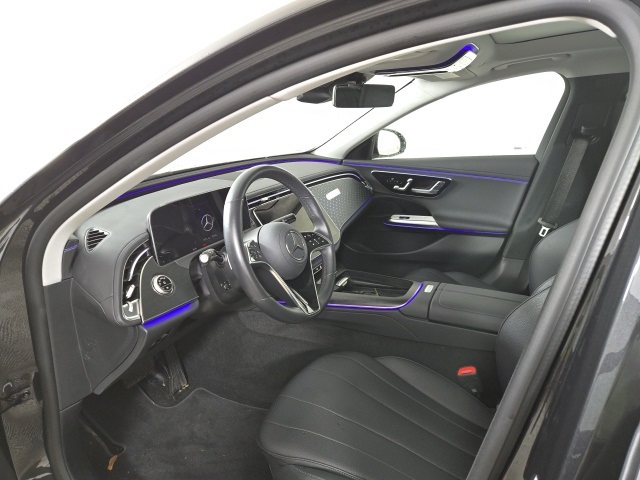 2025 Mercedes Benz E 350 4MATIC photo 3