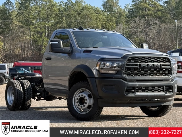 2024 RAM 5500 Base's photo