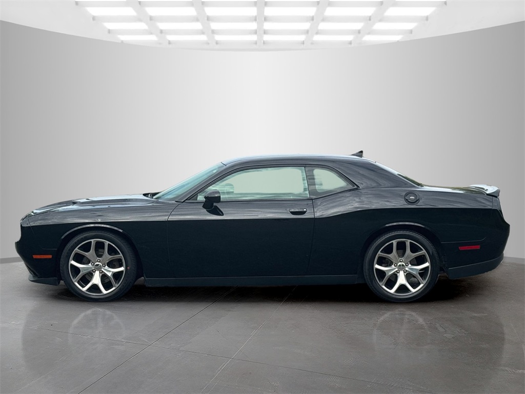 2017 Dodge Challenger SXT photo 3