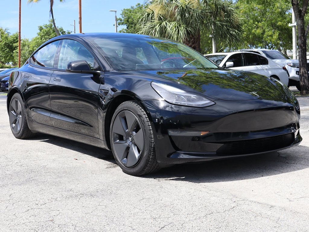 2021 Tesla Model 3 Standard Range Plus photo 2