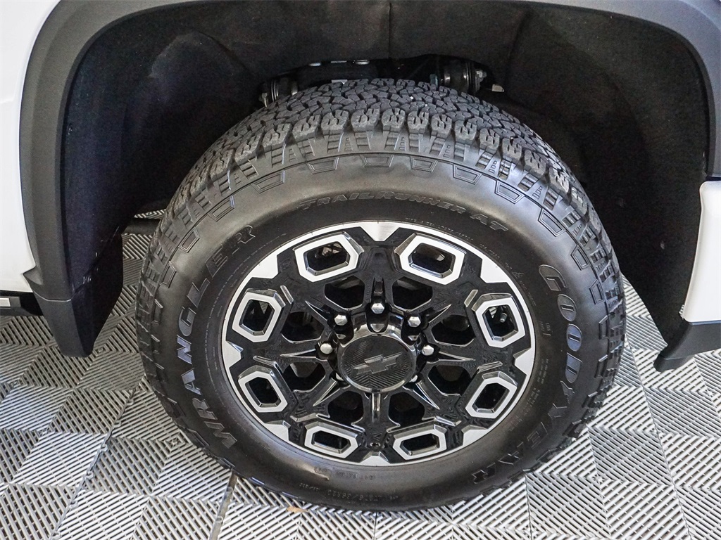 2025 Chevrolet Silverado 2500HD High Country photo 11